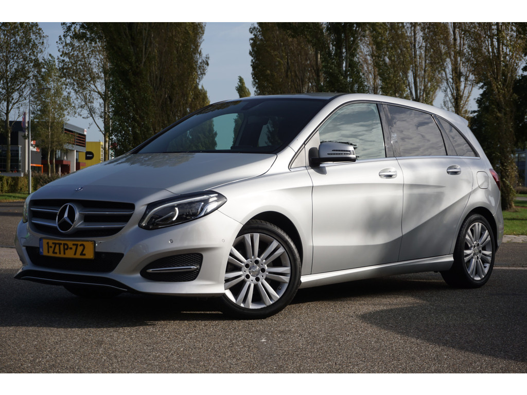 Mercedes-Benz B-Klasse 180 AMBITION Style l Facelift uitvoering l Xenon l PTS l Privacy glas l trekhaak l Airco l Navigatie 21144204-17.jpg | Sterdome B.V.