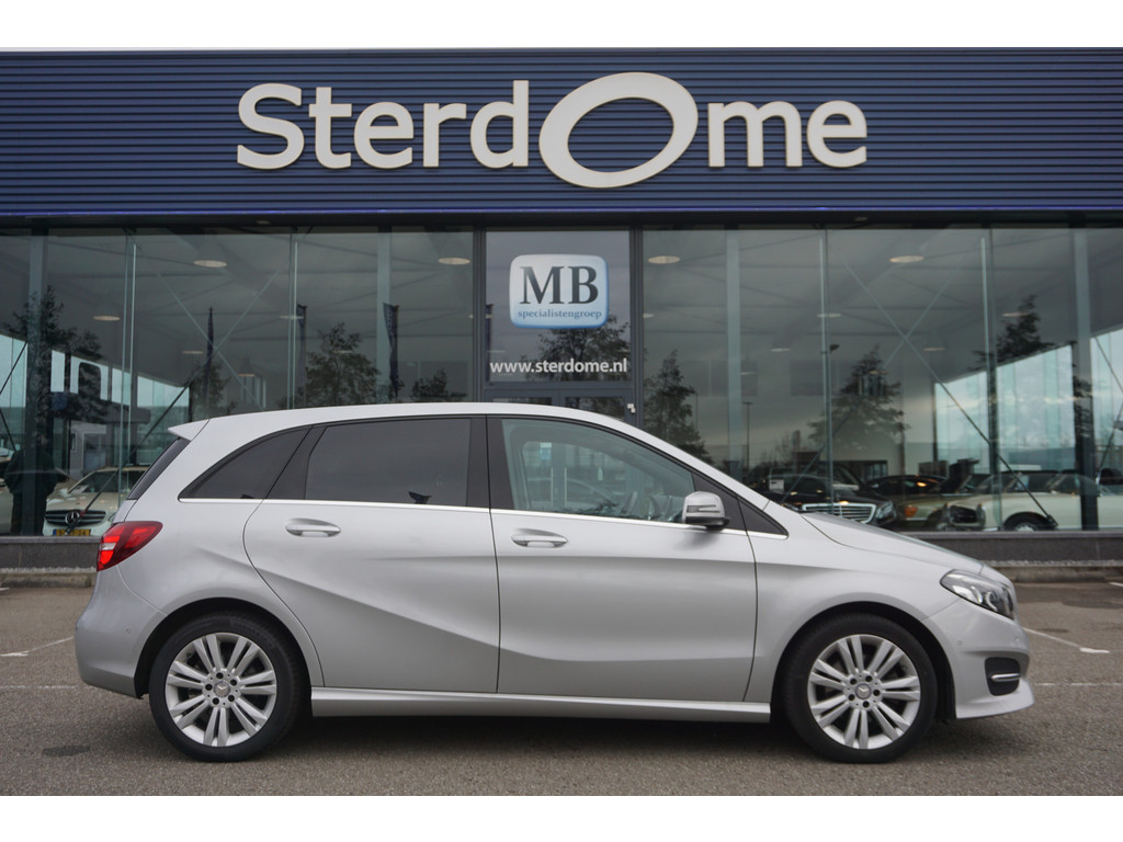Mercedes-Benz B-Klasse 180 AMBITION Style l Facelift uitvoering l Xenon l PTS l Privacy glas l trekhaak l Airco l Navigatie 21144204-18.jpg | Sterdome B.V.