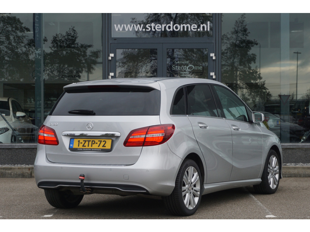 Mercedes-Benz B-Klasse 180 AMBITION Style l Facelift uitvoering l Xenon l PTS l Privacy glas l trekhaak l Airco l Navigatie 21144204-2.jpg | Sterdome B.V.
