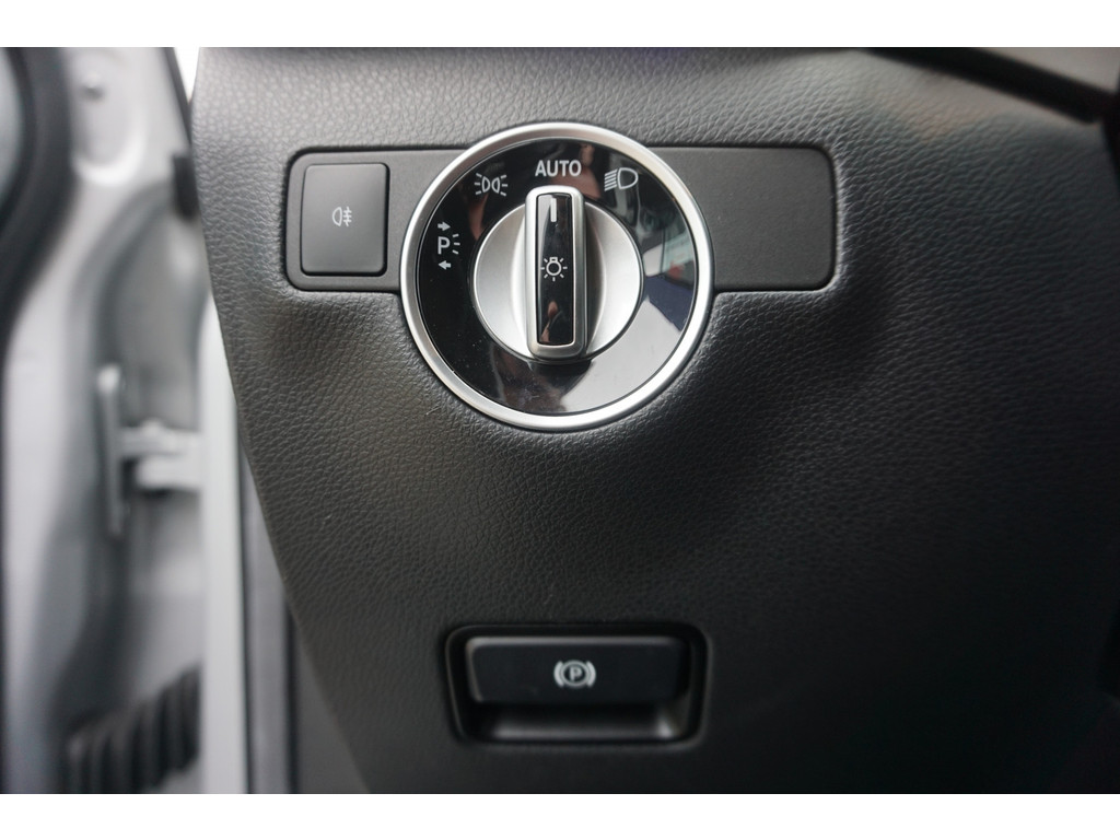 Mercedes-Benz B-Klasse 180 AMBITION Style l Facelift uitvoering l Xenon l PTS l Privacy glas l trekhaak l Airco l Navigatie 21144204-30.jpg | Sterdome B.V.