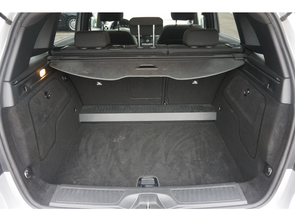 Mercedes-Benz B-Klasse 180 AMBITION Style l Facelift uitvoering l Xenon l PTS l Privacy glas l trekhaak l Airco l Navigatie 21144204-39.jpg | Sterdome B.V.