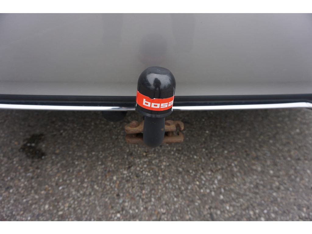 Mercedes-Benz B-Klasse 180 AMBITION Style l Facelift uitvoering l Xenon l PTS l Privacy glas l trekhaak l Airco l Navigatie 21144204-40.jpg | Sterdome B.V.