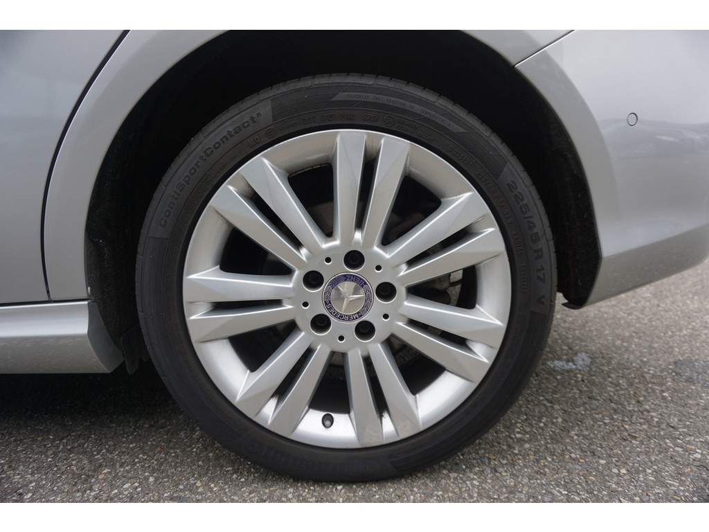 Mercedes-Benz B-Klasse 180 AMBITION Style l Facelift uitvoering l Xenon l PTS l Privacy glas l trekhaak l Airco l Navigatie 21144204-41.jpg | Sterdome B.V.