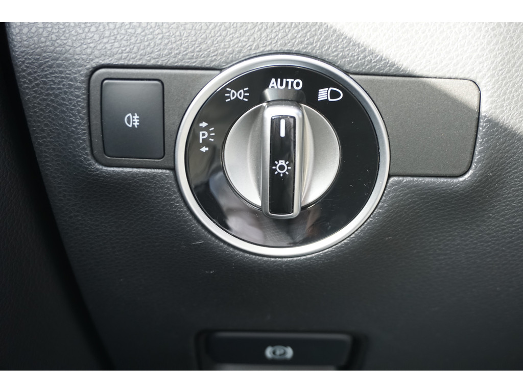 Mercedes-Benz B-Klasse 180 AMBITION Style l Facelift uitvoering l Xenon l PTS l Privacy glas l trekhaak l Airco l Navigatie 21144204-49.jpg | Sterdome B.V.