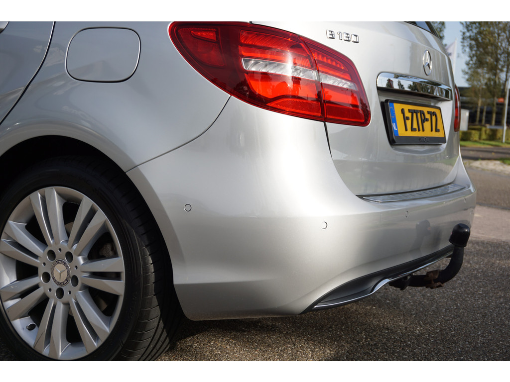 Mercedes-Benz B-Klasse 180 AMBITION Style l Facelift uitvoering l Xenon l PTS l Privacy glas l trekhaak l Airco l Navigatie 21144204-50.jpg | Sterdome B.V.