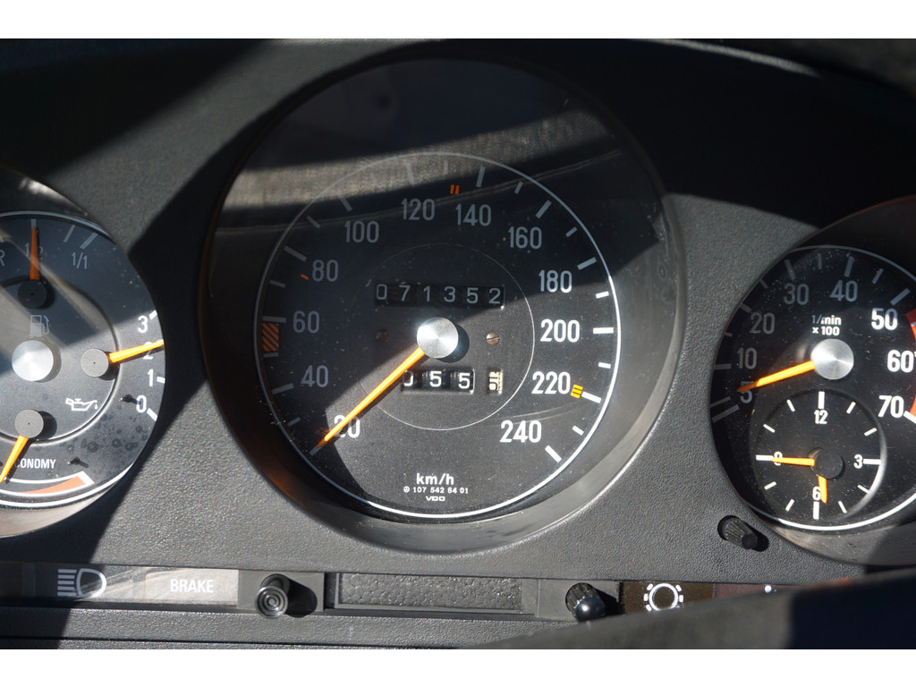 Mercedes-Benz SL-Klasse 380 SL V8 l Automaat l Beige lederen bekleding l Airco l Hardtop l 71347 km l 14 ' LM Koonkurk velgen l Centrale deurvergrendeli 35299594-17.jpg | Sterdome B.V.