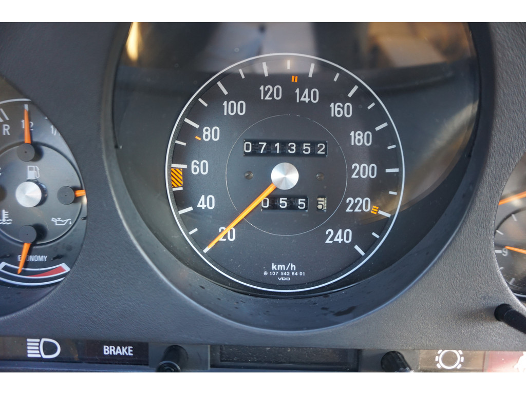 Mercedes-Benz SL-Klasse 380 SL V8 l Automaat l Beige lederen bekleding l Airco l Hardtop l 71347 km l 14 ' LM Koonkurk velgen l Centrale deurvergrendeli 35299594-20.jpg | Sterdome B.V.