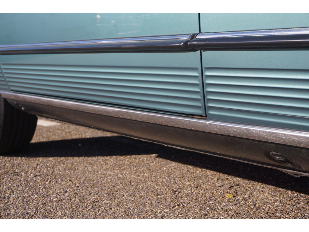 Mercedes-Benz SL-Klasse 380 SL V8 l Automaat l Beige lederen bekleding l Airco l Hardtop l 71347 km l 14 ' LM Koonkurk velgen l Centrale deurvergrendeli 35299594-24.jpg | Sterdome B.V.