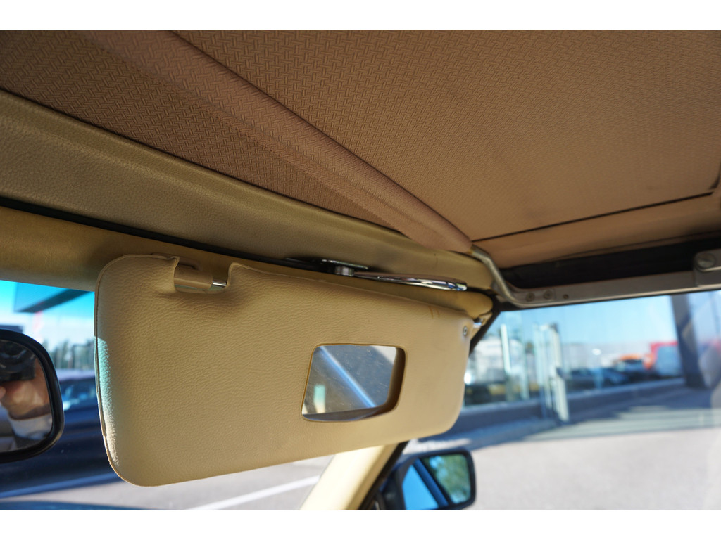 Mercedes-Benz SL-Klasse 380 SL V8 l Automaat l Beige lederen bekleding l Airco l Hardtop l 71347 km l 14 ' LM Koonkurk velgen l Centrale deurvergrendeli 35299594-39.jpg | Sterdome B.V.