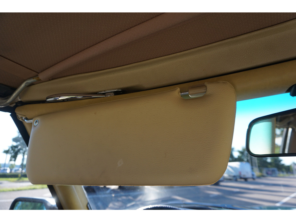 Mercedes-Benz SL-Klasse 380 SL V8 l Automaat l Beige lederen bekleding l Airco l Hardtop l 71347 km l 14 ' LM Koonkurk velgen l Centrale deurvergrendeli 35299594-40.jpg | Sterdome B.V.