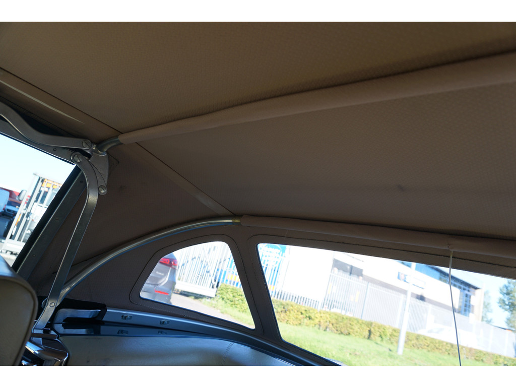 Mercedes-Benz SL-Klasse 380 SL V8 l Automaat l Beige lederen bekleding l Airco l Hardtop l 71347 km l 14 ' LM Koonkurk velgen l Centrale deurvergrendeli 35299594-41.jpg | Sterdome B.V.