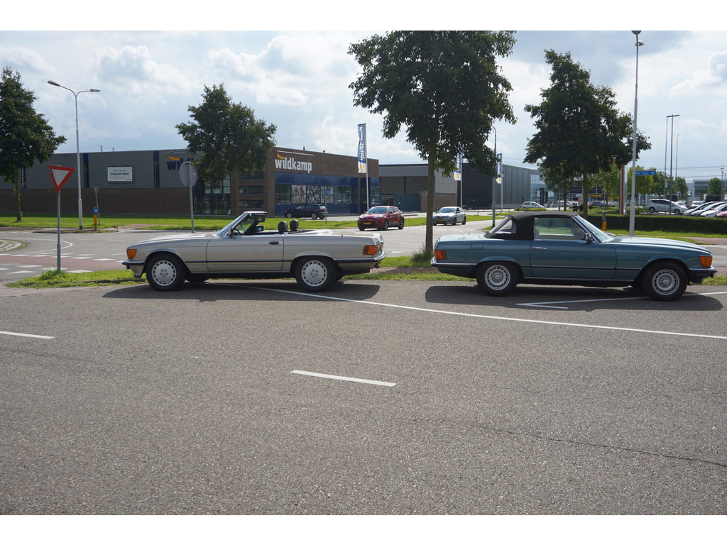 Mercedes-Benz SL-Klasse 380 SL V8 l Automaat l Beige lederen bekleding l Airco l Hardtop l 71347 km l 14 ' LM Koonkurk velgen l Centrale deurvergrendeli 35299594-45.jpg | Sterdome B.V.