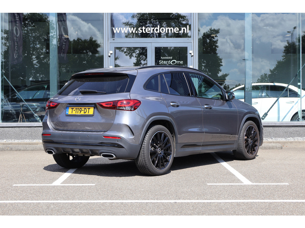Mercedes-Benz GLA 180 AMG Line l Automaat I Achteruitrij camera l Tempomaat l Stoelverwarming l Sfeerverlichting l MBUX l Widescreen l Keyless Go 35500851-2.jpg | Sterdome B.V.