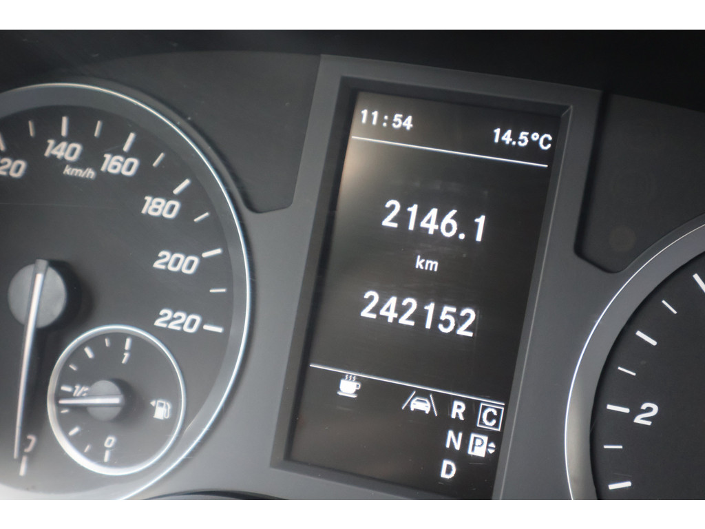 Mercedes-Benz Vito 114 CDI Lang l Trekhaak l Becker MAP Pilot l Camera l LED intelligent l Comfortstoelen voor best. + bijrijder l Airco l 40829789-12.jpg | Sterdome B.V.