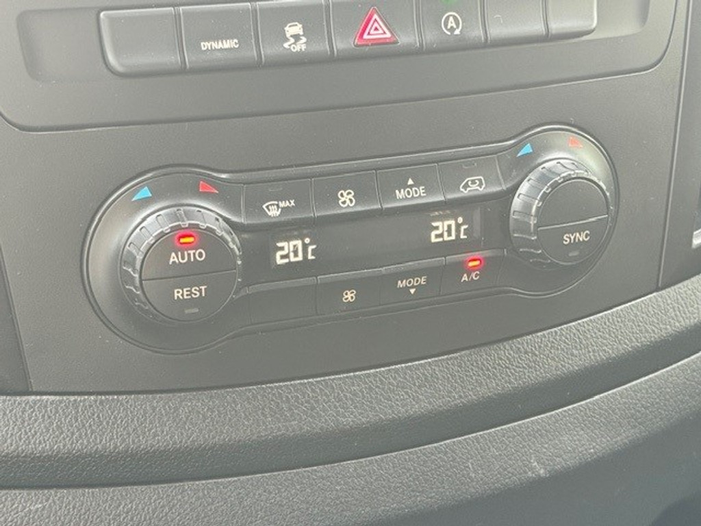 Mercedes-Benz Vito 114 CDI Lang l Trekhaak l Becker MAP Pilot l Camera l LED intelligent l Comfortstoelen voor best. + bijrijder l Airco l 40829789-20.jpg | Sterdome B.V.