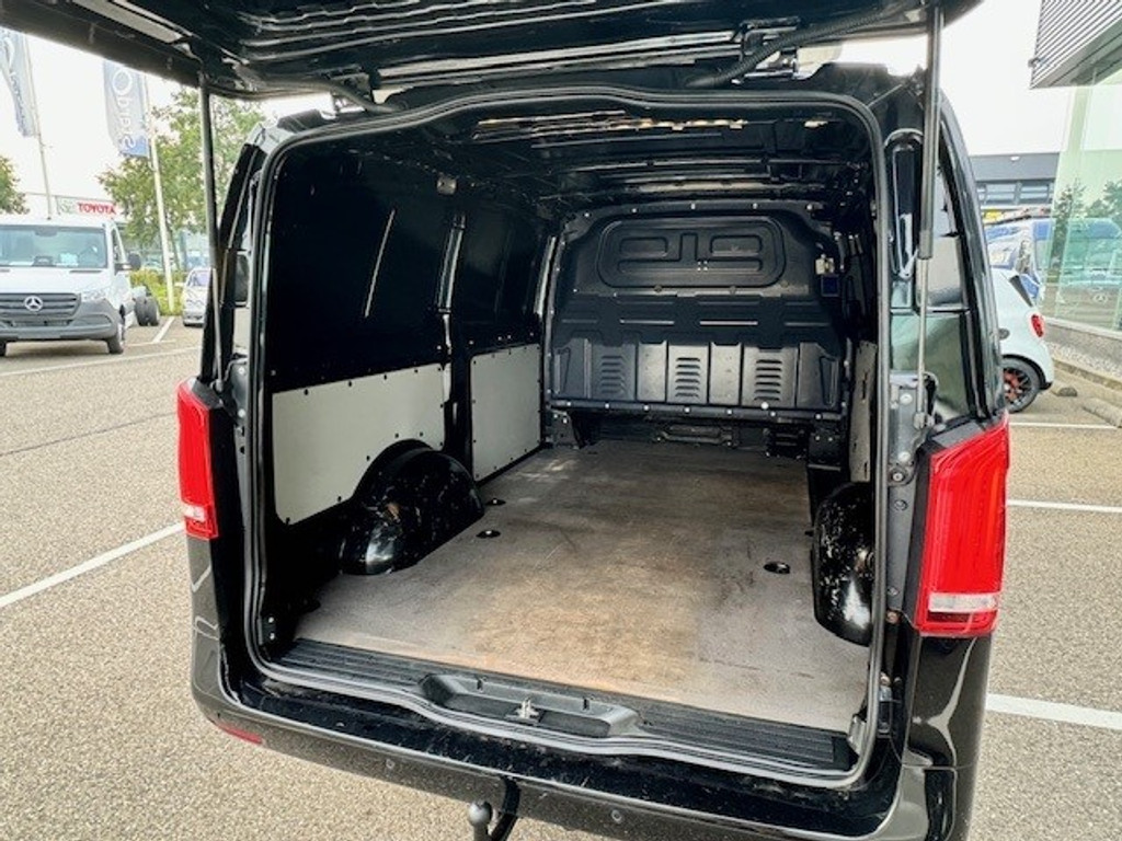 Mercedes-Benz Vito 114 CDI Lang l Trekhaak l Becker MAP Pilot l Camera l LED intelligent l Comfortstoelen voor best. + bijrijder l Airco l 40829789-24.jpg | Sterdome B.V.