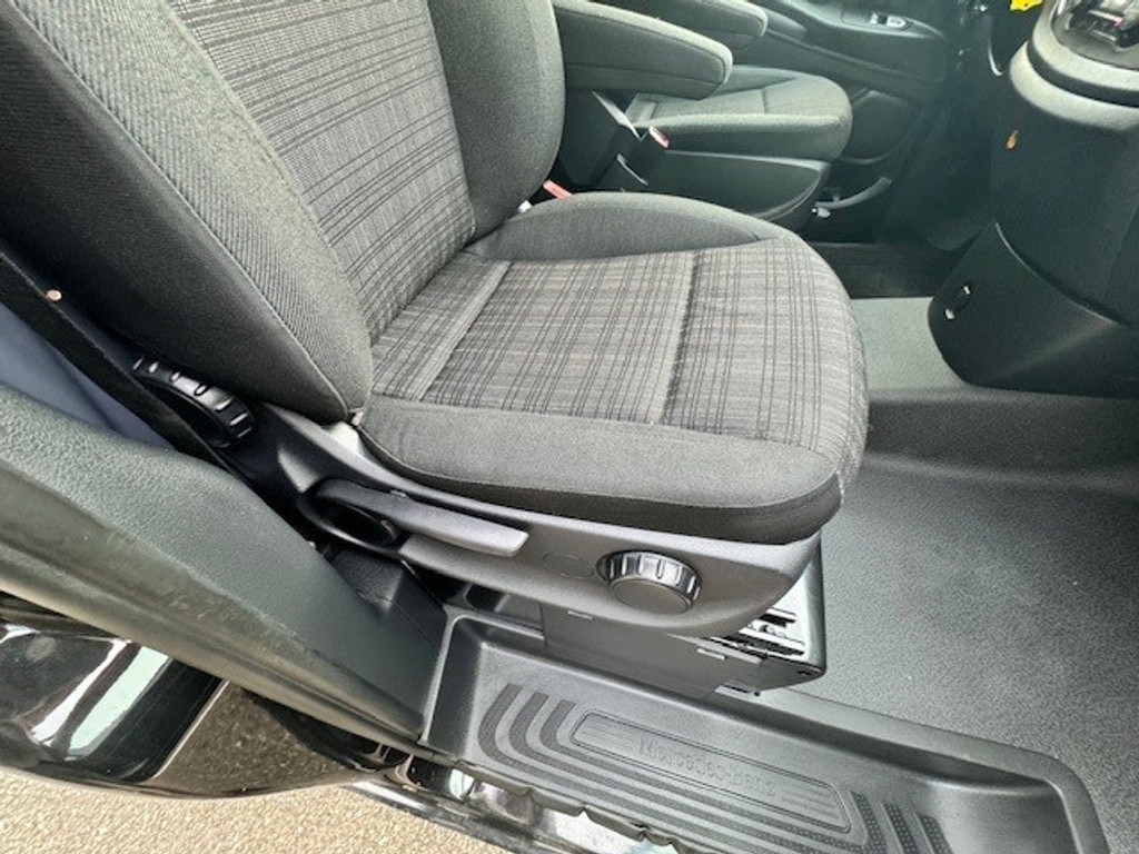 Mercedes-Benz Vito 114 CDI Lang l Trekhaak l Becker MAP Pilot l Camera l LED intelligent l Comfortstoelen voor best. + bijrijder l Airco l 40829789-26.jpg | Sterdome B.V.