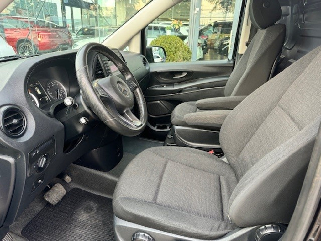 Mercedes-Benz Vito 114 CDI Lang l Trekhaak l Becker MAP Pilot l Camera l LED intelligent l Comfortstoelen voor best. + bijrijder l Airco l 40829789-27.jpg | Sterdome B.V.