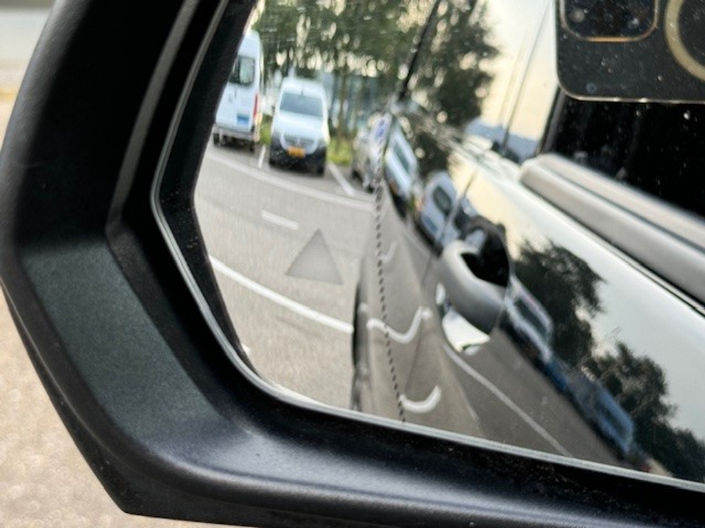 Mercedes-Benz Vito 114 CDI Lang l Trekhaak l Becker MAP Pilot l Camera l LED intelligent l Comfortstoelen voor best. + bijrijder l Airco l 40829789-32.jpg | Sterdome B.V.