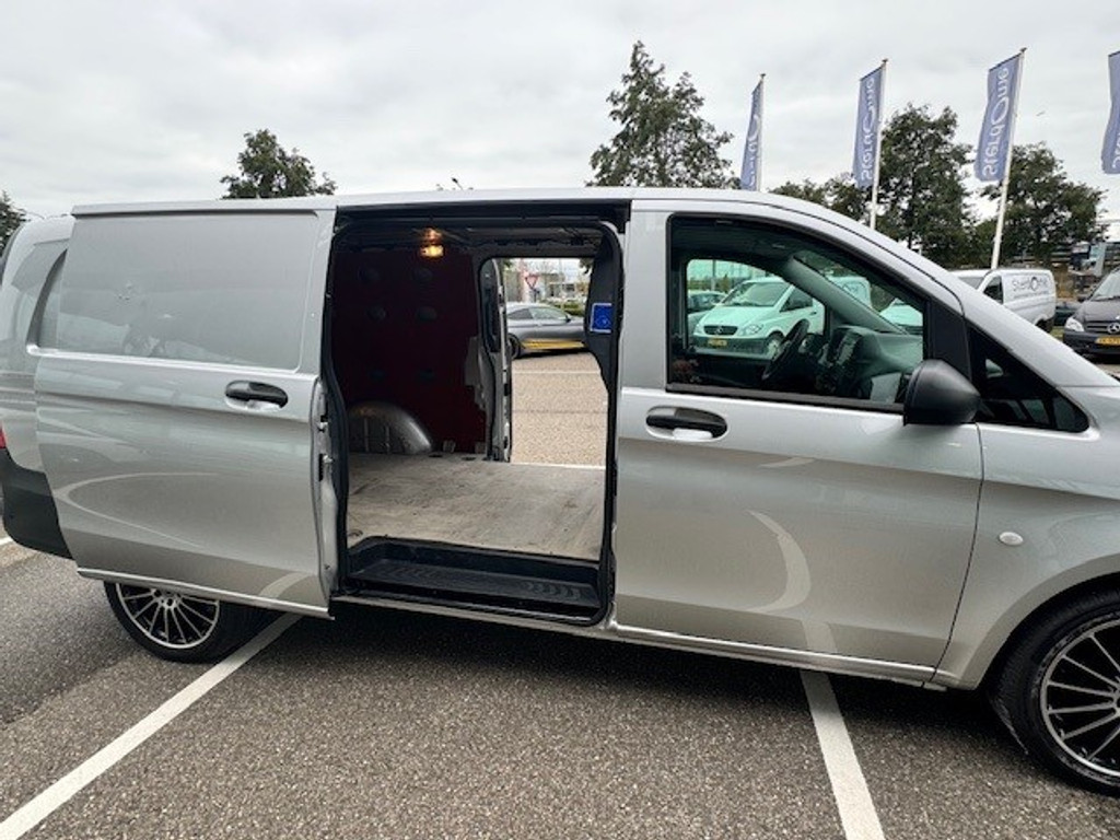 Mercedes-Benz Vito 114 CDI Extra Lang | Dubbele schuifdeuren | Camara l 2,5 t Trekhaak l THERMOTRONIC Airco l Comforstoelen l LM velgen l 41084116-10.jpg | Sterdome B.V.
