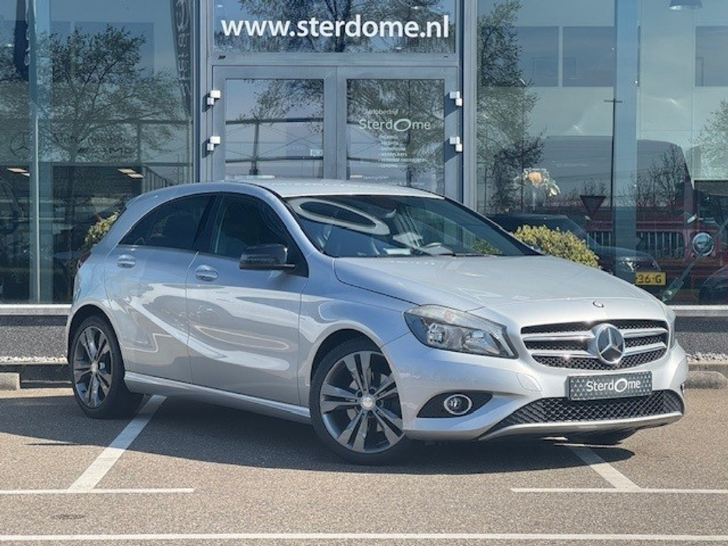 Mercedes-Benz A-Klasse 180 Ambition l Airco l Camera l Navigatie l Stoelverwarming l Adaptief remlicht l 41964268-11.jpg | Sterdome B.V.