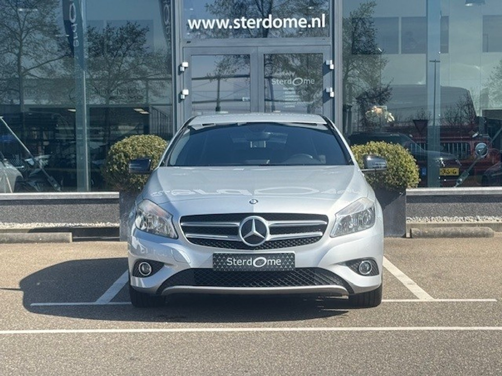 Mercedes-Benz A-Klasse 180 Ambition l Airco l Camera l Navigatie l Stoelverwarming l Adaptief remlicht l 41964268-14.jpg | Sterdome B.V.