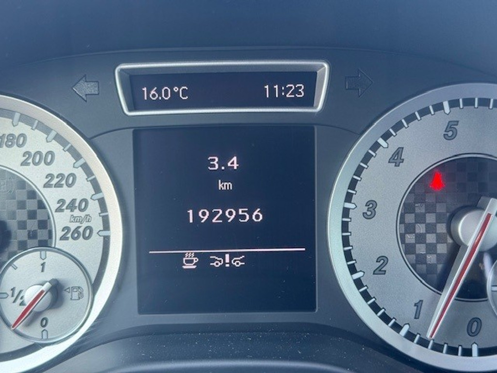 Mercedes-Benz A-Klasse 180 Ambition l Airco l Camera l Navigatie l Stoelverwarming l Adaptief remlicht l 41964268-20.jpg | Sterdome B.V.