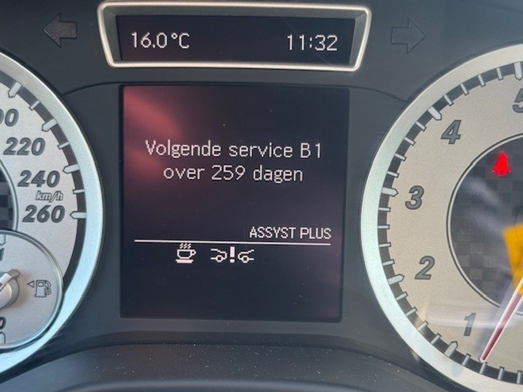 Mercedes-Benz A-Klasse 180 Ambition l Airco l Camera l Navigatie l Stoelverwarming l Adaptief remlicht l 41964268-32.jpg | Sterdome B.V.