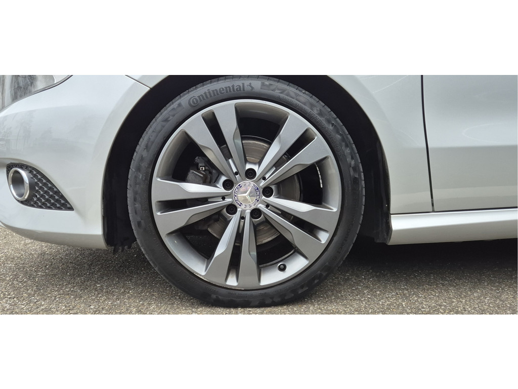 Mercedes-Benz A-Klasse 180 Ambition l Airco l Camera l Navigatie l Stoelverwarming l Adaptief remlicht l 41964268-4.jpg | Sterdome B.V.