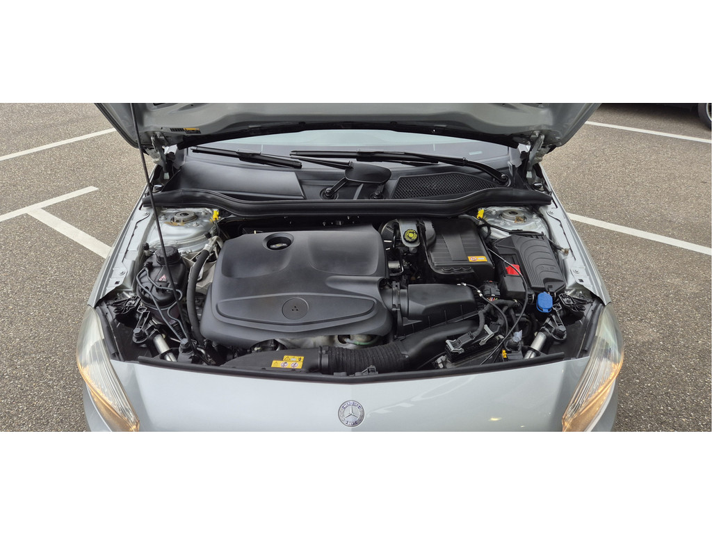 Mercedes-Benz A-Klasse 180 Ambition l Airco l Camera l Navigatie l Stoelverwarming l Adaptief remlicht l 41964268-9.jpg | Sterdome B.V.