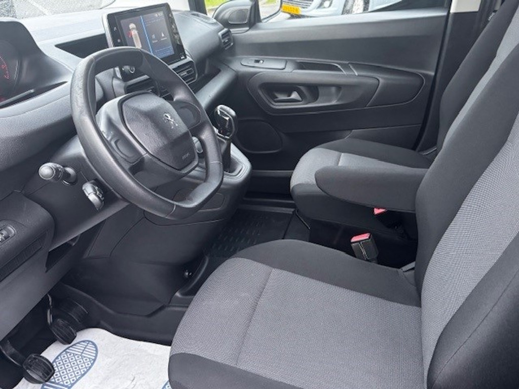 Peugeot Partner 1.6 BlueHDI Premium l Airco l Camera l Smartphone integratie l Parkeersensoren l Trekhaak l 42618482-1.jpg | Sterdome B.V.