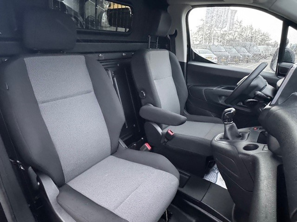 Peugeot Partner 1.6 BlueHDI Premium l Airco l Camera l Smartphone integratie l Parkeersensoren l Trekhaak l 42618482-10.jpg | Sterdome B.V.