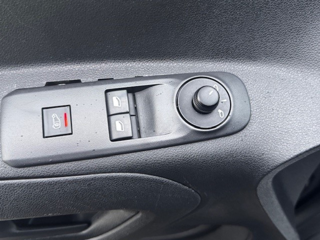 Peugeot Partner 1.6 BlueHDI Premium l Airco l Camera l Smartphone integratie l Parkeersensoren l Trekhaak l 42618482-15.jpg | Sterdome B.V.