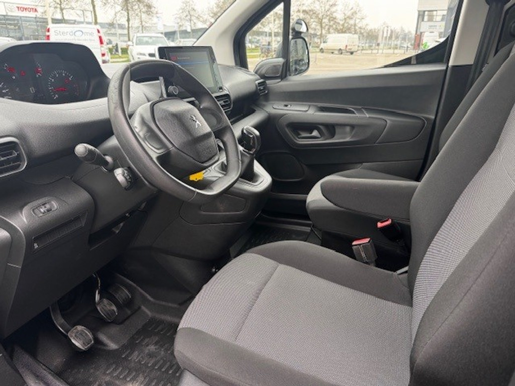 Peugeot Partner 1.6 BlueHDI Premium l Airco l Camera l Smartphone integratie l Parkeersensoren l Trekhaak l 42618482-22.jpg | Sterdome B.V.