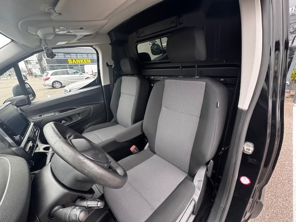 Peugeot Partner 1.6 BlueHDI Premium l Airco l Camera l Smartphone integratie l Parkeersensoren l Trekhaak l 42618482-23.jpg | Sterdome B.V.