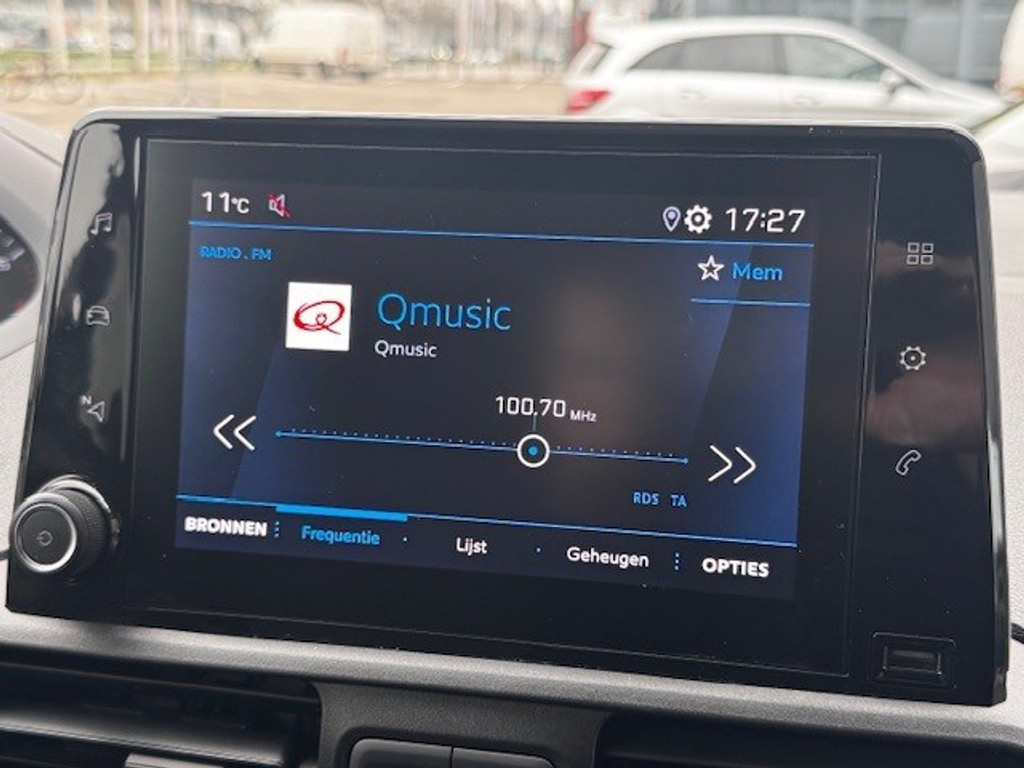 Peugeot Partner 1.6 BlueHDI Premium l Airco l Camera l Smartphone integratie l Parkeersensoren l Trekhaak l 42618482-26.jpg | Sterdome B.V.