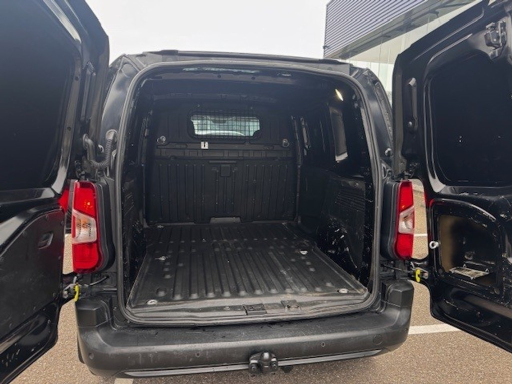 Peugeot Partner 1.6 BlueHDI Premium l Airco l Camera l Smartphone integratie l Parkeersensoren l Trekhaak l 42618482-28.jpg | Sterdome B.V.