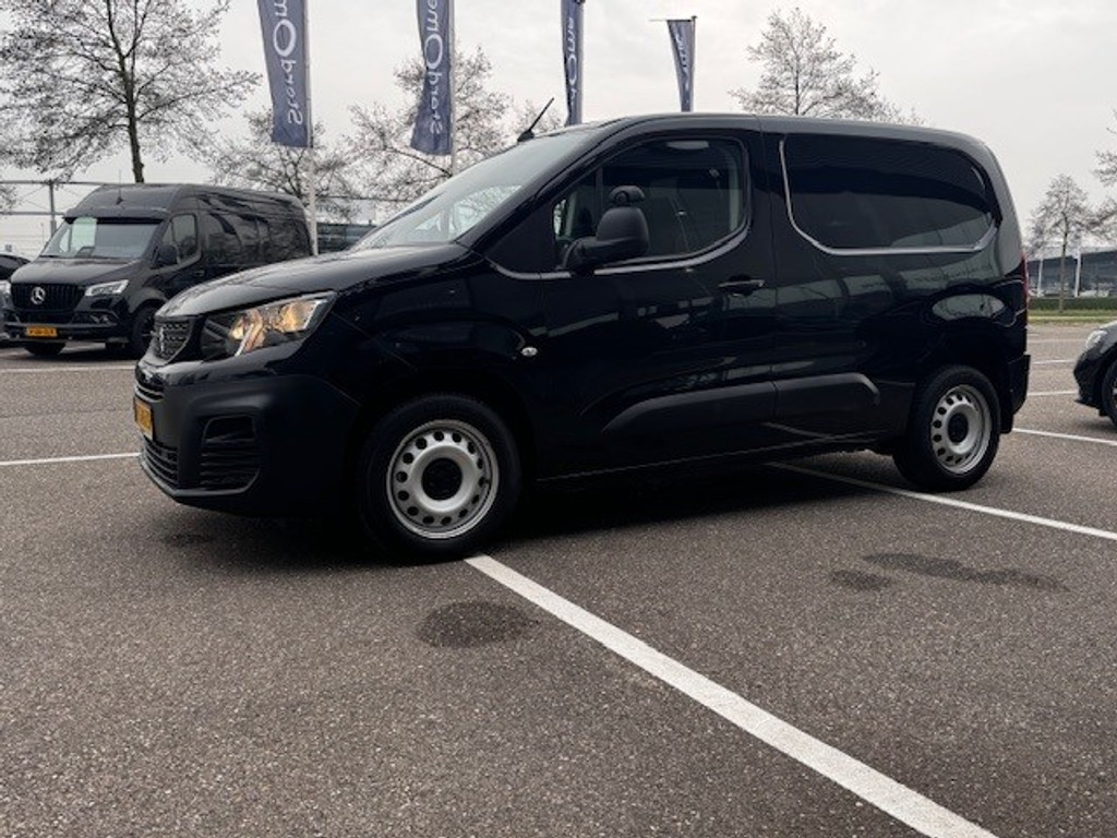 Peugeot Partner 1.6 BlueHDI Premium l Airco l Camera l Smartphone integratie l Parkeersensoren l Trekhaak l 42618482-33.jpg | Sterdome B.V.