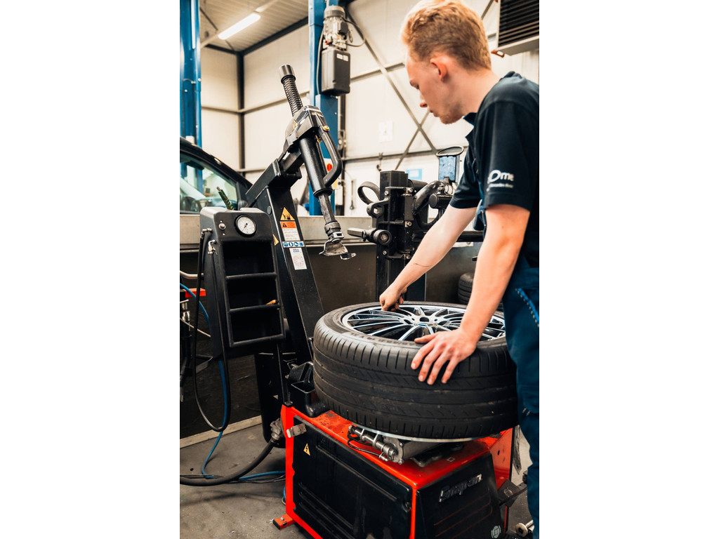 Peugeot Partner 1.6 BlueHDI Premium l Airco l Camera l Smartphone integratie l Parkeersensoren l Trekhaak l 42618482-37.jpg | Sterdome B.V.