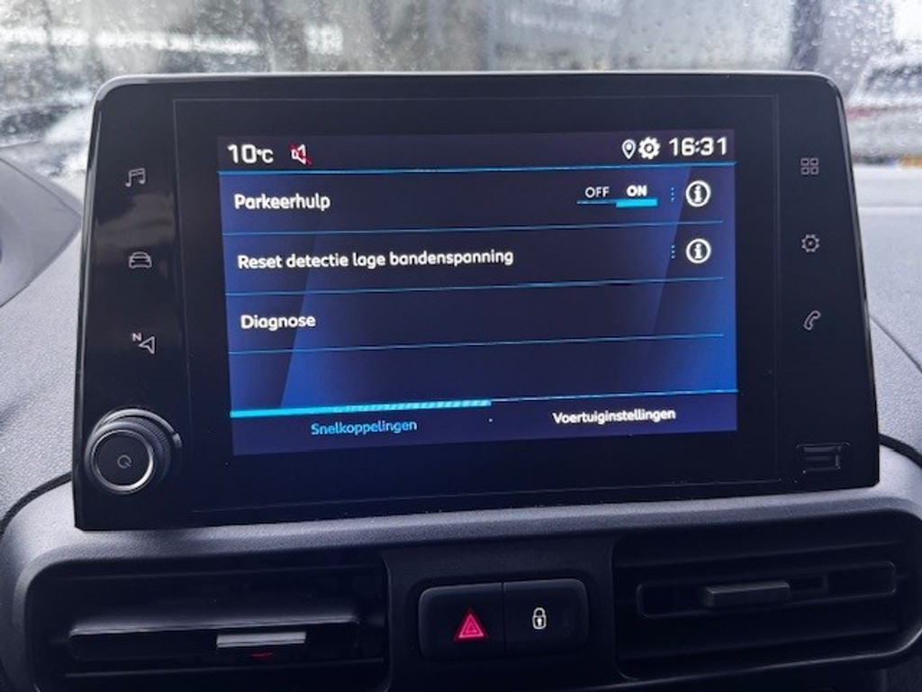Peugeot Partner 1.6 BlueHDI Premium l Airco l Camera l Smartphone integratie l Parkeersensoren l Trekhaak l 42618482-8.jpg | Sterdome B.V.