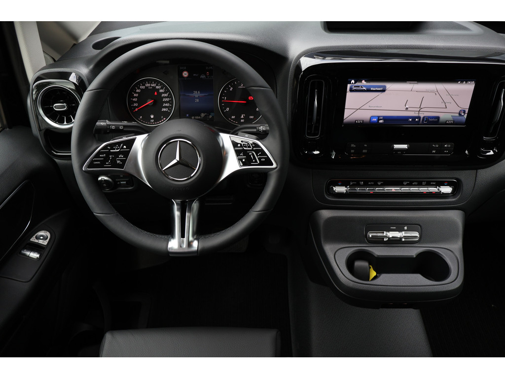 Mercedes-Benz Vito 119 CDI L3 Sportpakket l 4 x 4 l Dubbel Cabine l AIRMATIC l 360 gr Camera l 2,5t AHW | DISTRONIC | gewicht l MBUX l LEDER l Stoe 42774993-11.jpg | Sterdome B.V.