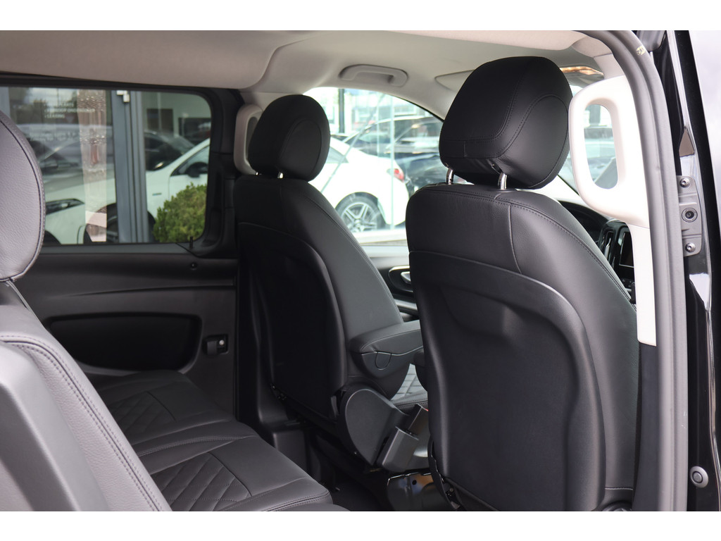 Mercedes-Benz Vito 119 CDI L3 Sportpakket l 4 x 4 l Dubbel Cabine l AIRMATIC l 360 gr Camera l 2,5t AHW | DISTRONIC | gewicht l MBUX l LEDER l Stoe 42774993-15.jpg | Sterdome B.V.