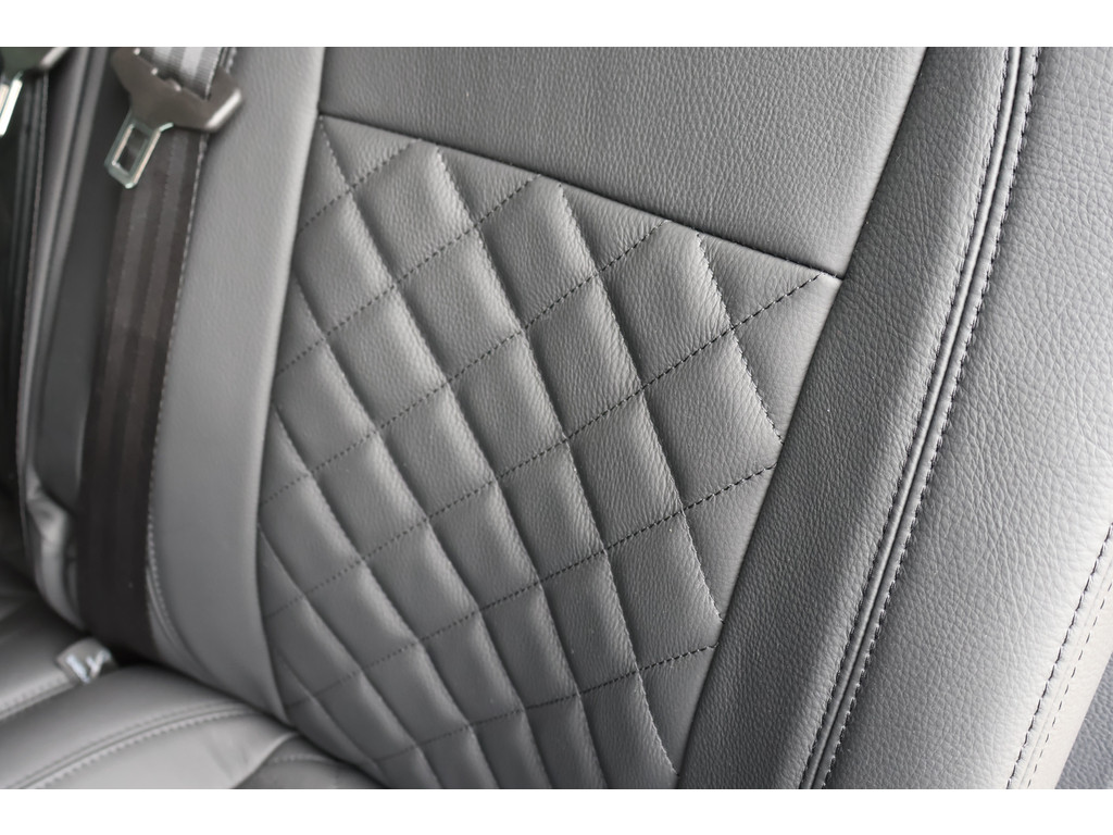 Mercedes-Benz Vito 119 CDI L3 Sportpakket l 4 x 4 l Dubbel Cabine l AIRMATIC l 360 gr Camera l 2,5t AHW | DISTRONIC | gewicht l MBUX l LEDER l Stoe 42774993-23.jpg | Sterdome B.V.