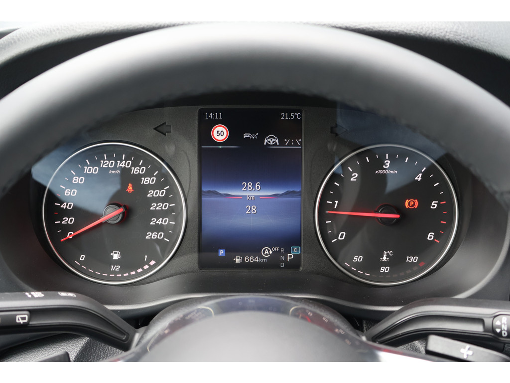 Mercedes-Benz Vito 119 CDI L3 Sportpakket l 4 x 4 l Dubbel Cabine l AIRMATIC l 360 gr Camera l 2,5t AHW | DISTRONIC | gewicht l MBUX l LEDER l Stoe 42774993-27.jpg | Sterdome B.V.