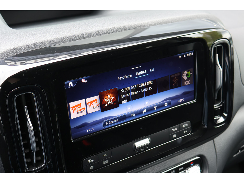 Mercedes-Benz Vito 119 CDI L3 Sportpakket l 4 x 4 l Dubbel Cabine l AIRMATIC l 360 gr Camera l 2,5t AHW | DISTRONIC | gewicht l MBUX l LEDER l Stoe 42774993-32.jpg | Sterdome B.V.