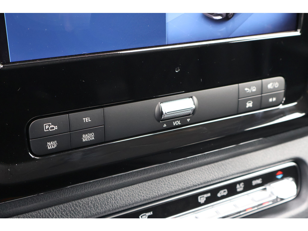 Mercedes-Benz Vito 119 CDI L3 Sportpakket l 4 x 4 l Dubbel Cabine l AIRMATIC l 360 gr Camera l 2,5t AHW | DISTRONIC | gewicht l MBUX l LEDER l Stoe 42774993-37.jpg | Sterdome B.V.