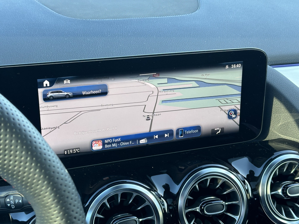 Mercedes-Benz B-klasse 200 AMG Line l Distronic l Panoramaschuifdak l MBUX l Achteruitrijcamera l Multispaaks l sportief motorgeluid l Keyless l Stoelverwarming l M 43066206-16.jpg | Sterdome B.V.