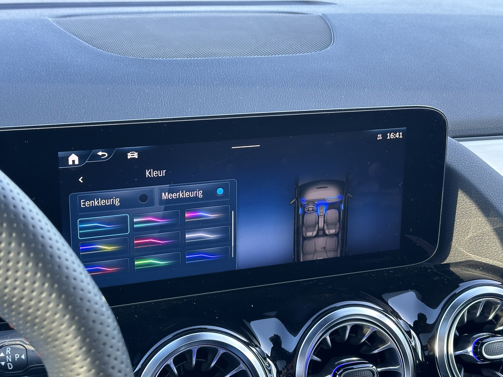 Mercedes-Benz B-klasse 200 AMG Line l Distronic l Panoramaschuifdak l MBUX l Achteruitrijcamera l Multispaaks l sportief motorgeluid l Keyless l Stoelverwarming l M 43066206-20.jpg | Sterdome B.V.