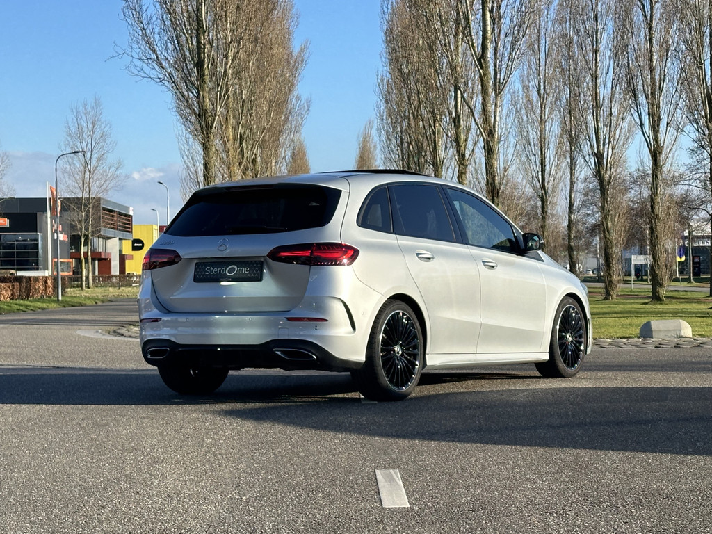 Mercedes-Benz B-klasse 200 AMG Line l Distronic l Panoramaschuifdak l MBUX l Achteruitrijcamera l Multispaaks l sportief motorgeluid l Keyless l Stoelverwarming l M 43066206-3.jpg | Sterdome B.V.