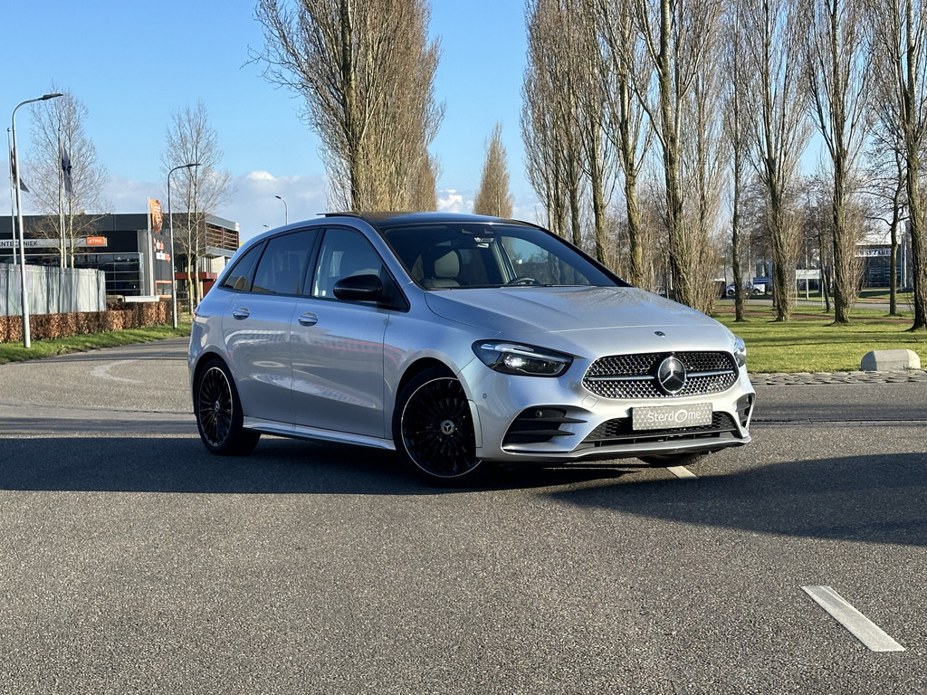Mercedes-Benz B-klasse 200 AMG Line l Distronic l Panoramaschuifdak l MBUX l Achteruitrijcamera l Multispaaks l sportief motorgeluid l Keyless l Stoelverwarming l M 43066206-8.jpg | Sterdome B.V.